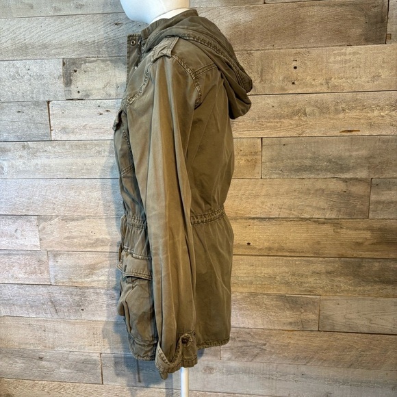 Aritzia Talula women’s olive green trooper  jacket in size‎ small - Picture 2 of 12